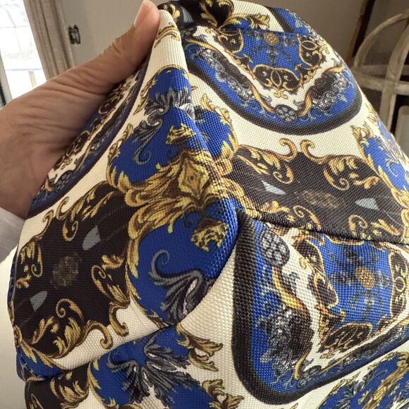 Alice+Olivia DuffleBag Regal Romance Travel Detachable Strap Pockets 16x6x11 NWT - Picture 11 of 16